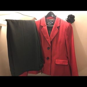 Evan picone suit set